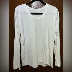 Eddie Bauer women’s Classic White V-Neck Long Sleeve Top size XL